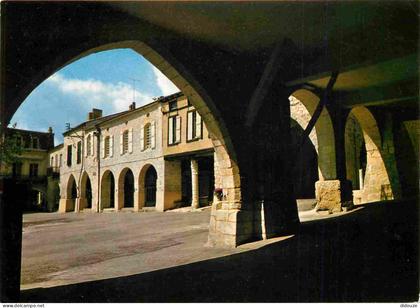 47 - Monflanquin - Ancienne Bastide du XIIle siècle - CPM - Etat froissures - Voir Scans Recto-Verso