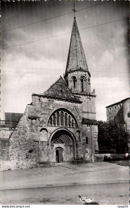 CPA Montmorillon Chapelle Du Petit Seminaire
