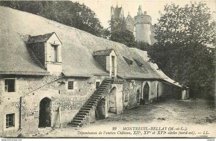 CPA Montreuil Bellay M et L Dependances de l'ancien Chateau nord est