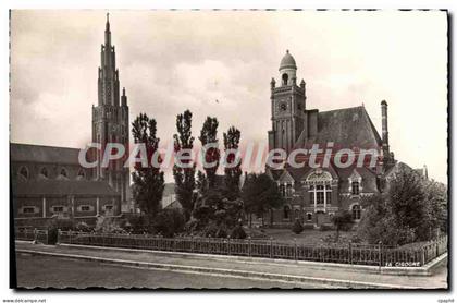 CPA Moreuil Le Jardin De I'Hotel De Ville Et I'Eglise