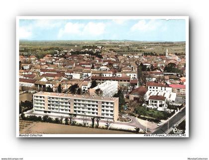 AWKP7-0360-84 - MORIERES-LES-AVIGNON - Vue générale aérienne et la résidence du parc