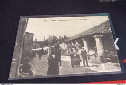 LES MOUTIERS LES MAUXFAITS-N4068-  les halles