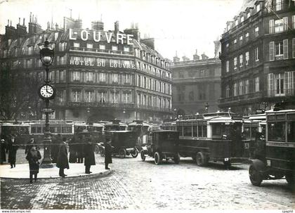 CPM Paris Embouteillage au Palais Royal Autobus Automobile