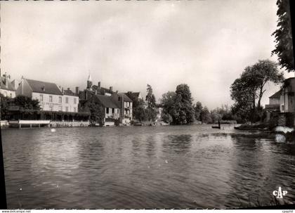 CPSM Nemours Bords du Loing