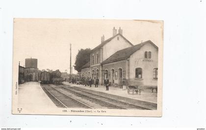 NERONDES (CHER) 128 LA GARE (TRAIN ARRETE)