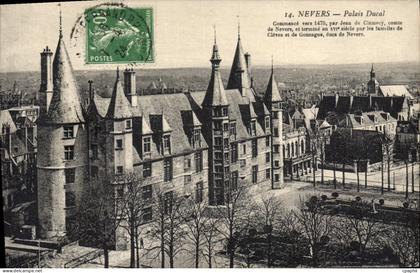 CPA Nevers Palais Ducal