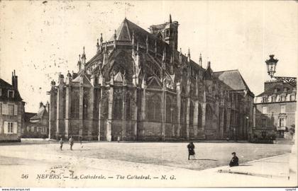 Nevers - La Cathedrale - - CPA