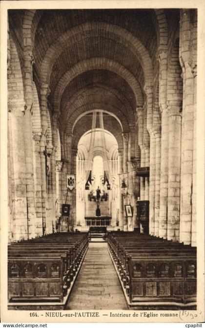CPA Nieul sur l'Autize interieur de l'eglise romane