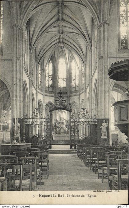 CPA Nogent le Roi Interieur de L'Eglise