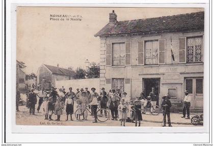 NOISEAU : place de la mairie - tres bon etat
