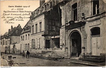 CPA Guise Rue Chantraine et l'Ecole Primaire FRANCE (1335283)