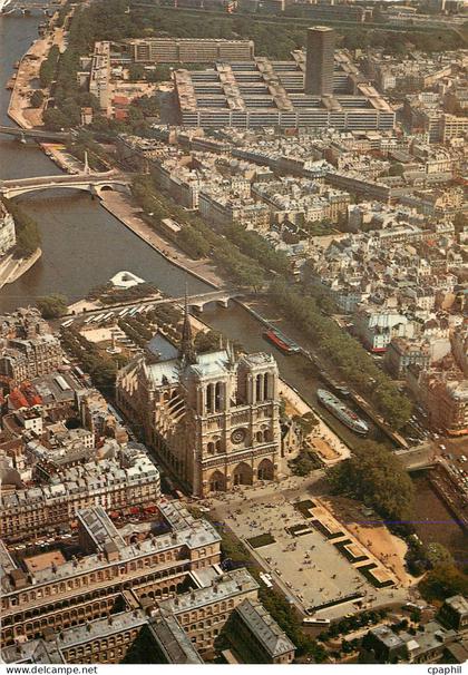 CPM Paris Vue aerienne de Notre Dame