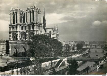 CPM Paris Vue generale de Notre Dame