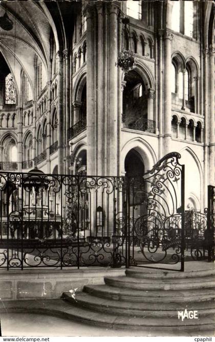 Noyon CPA GRille du choeur