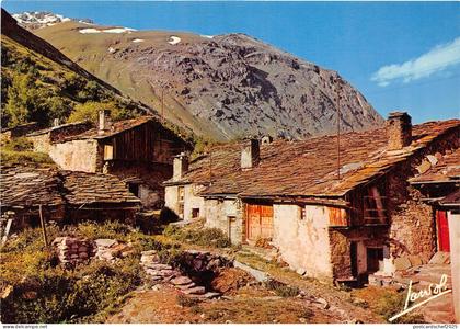 BR11046 Bonneval sur arc vieilles maisons typiques de Haute Maurienne  france