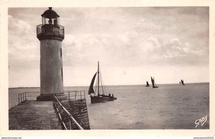BR28116 LA Turballe Le Phare france
