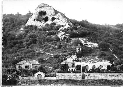 BR7189 Haute Isle Le Village Troglodytique L'Eglise souterraine  france