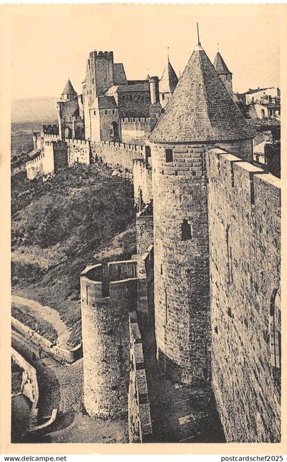 BR72987 la tour pinte et la defense du chateau   cite de carcassonne  france