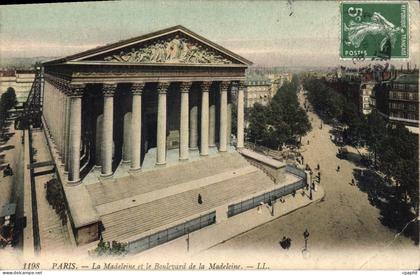 CPA Paris La Madeleine et le Boulevard de la Madeleine