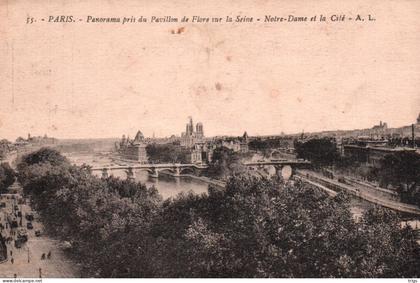 Paris - Panorama pris du Pavillon de Flore sur la Seine, Notre Dame et la Cité