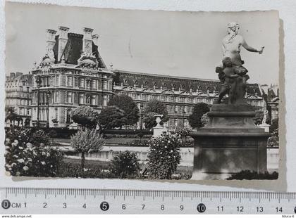 I122076 Cartolina Francia - Paris - Jardin Tuileries, Pavillon Marsan - VG 1959