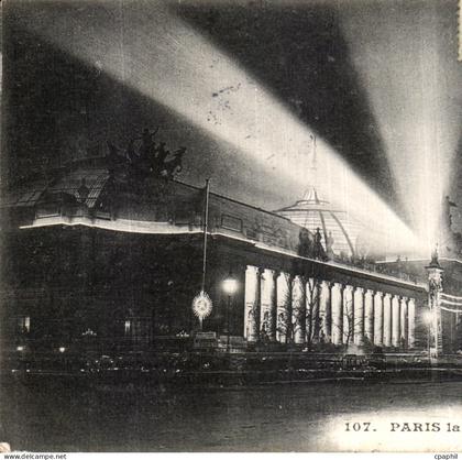 CPA Paris la nuit Le grand palais illumine