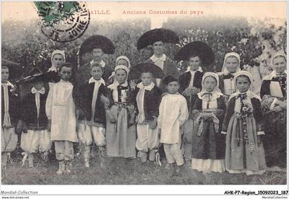 AHKP7-0647 - REGION - PAYS DE LA LOIRE - SAILLE - Anciens costumes du pays /B