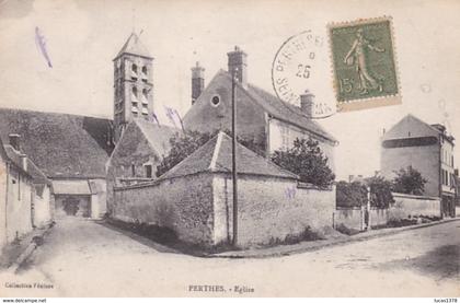 77 / PERTHES / EGLISE