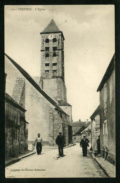 77 - PERTHES - L'Église