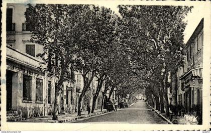 CPA Pertuis Cours de la Republique