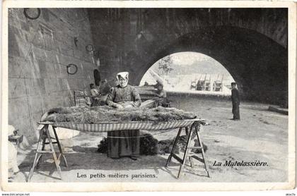 CPA PARIS Petits Metiers La Matelassiere (1245954)