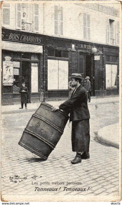 CPA PARIS Petits Metiers Tonneaux (1245805)