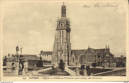 CPA Pleyben L'Eglise le Calvaire et l'Ossvaire Vue d'Ensemble