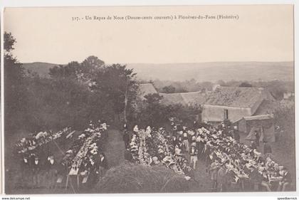 26262 repas de noce (1200 couverts) PLONEVEZ du Faou -Ed Joncour N° 317 Brasparts - costume breton paysan mariage