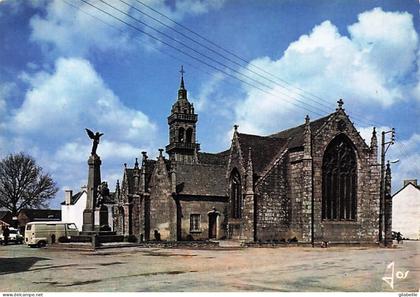 29 - PLONEVEZ du FAOU - vue de l'église et du monument aux morts