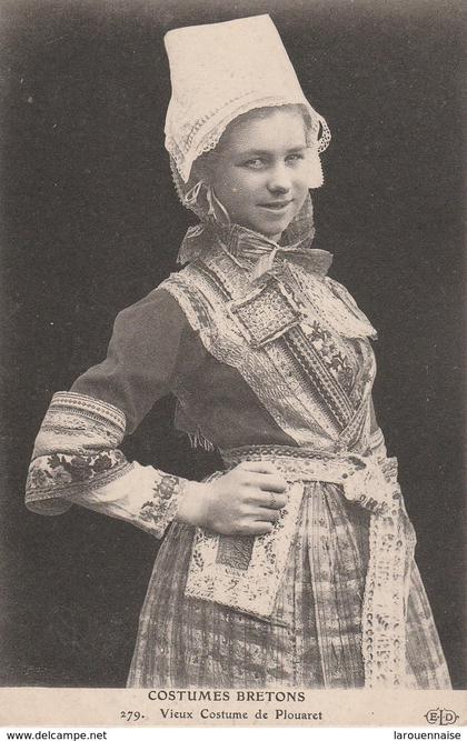 22 - PLOUARET - Vieux Costume de Plouaret