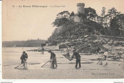 Plouër-sur-Rance (22 - Côtes d'Armor)  La Tour du Chêne Vert - pêcheurs