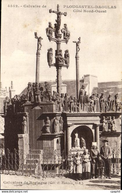 CPA Calvaire De Plougastel Daoulas Cote Nord Ouest Folklore Enfants