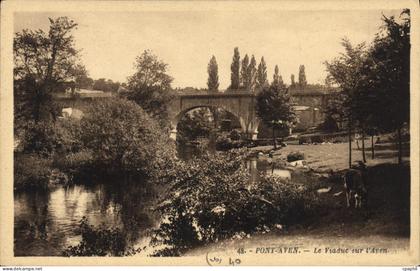 CPA Pont Aven Le Viadue sur l'Aven