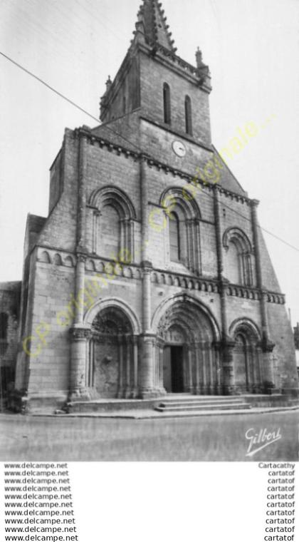 17.  PONT L'ABBE D'ARNOULT .  Façade de l'Eglise .