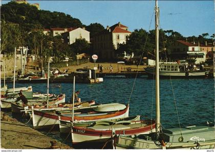 CPM PORQUEROLLES Le Port (1116230)