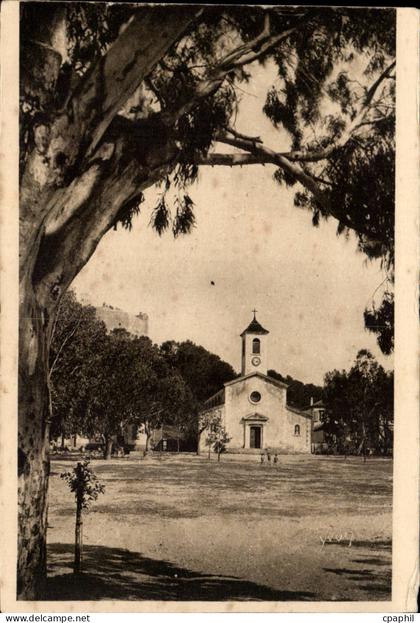 Les iles d'Hyeres CPA Porquerolles Place de l'eglise