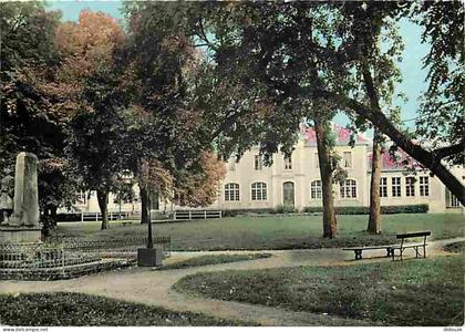 58 - Pougues les Eaux - L'Hotel de Ville - CPM - Voir Scans Recto-Verso