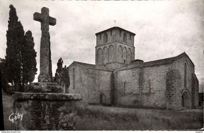 CPA Pouzauges Vendee eglise du Vieux Pouzauges et le Calvaire