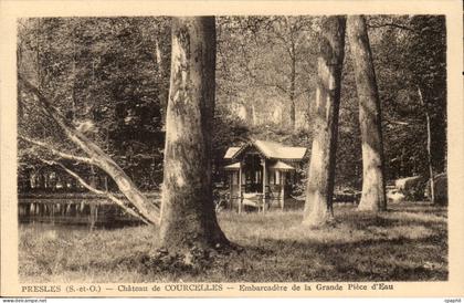 Presles CPA Chateau de Courcelles Embarcadere de la grande piece d'eau