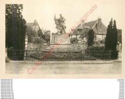 18.  PREVERANGES . Le MOnument aux Morts .