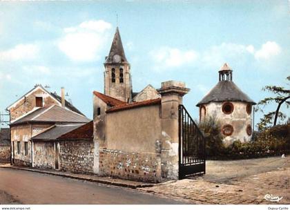 PUISEUX EN FRANCE - L'Eglise et l'Ecole - très bon état