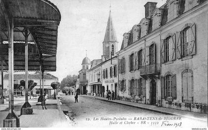D65 - HAUTES PYRENEES - RABASTENS de BIGORRE < Vue Animée de LA HALLE et CLOCHER