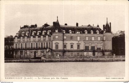 CPA Rambouillet Le chateau pris des canaux