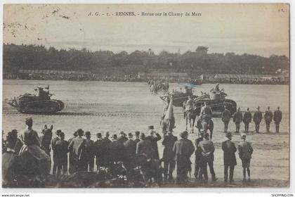 35 - Rennes - Revue sur le champ de Mars - Chars d'aussaut